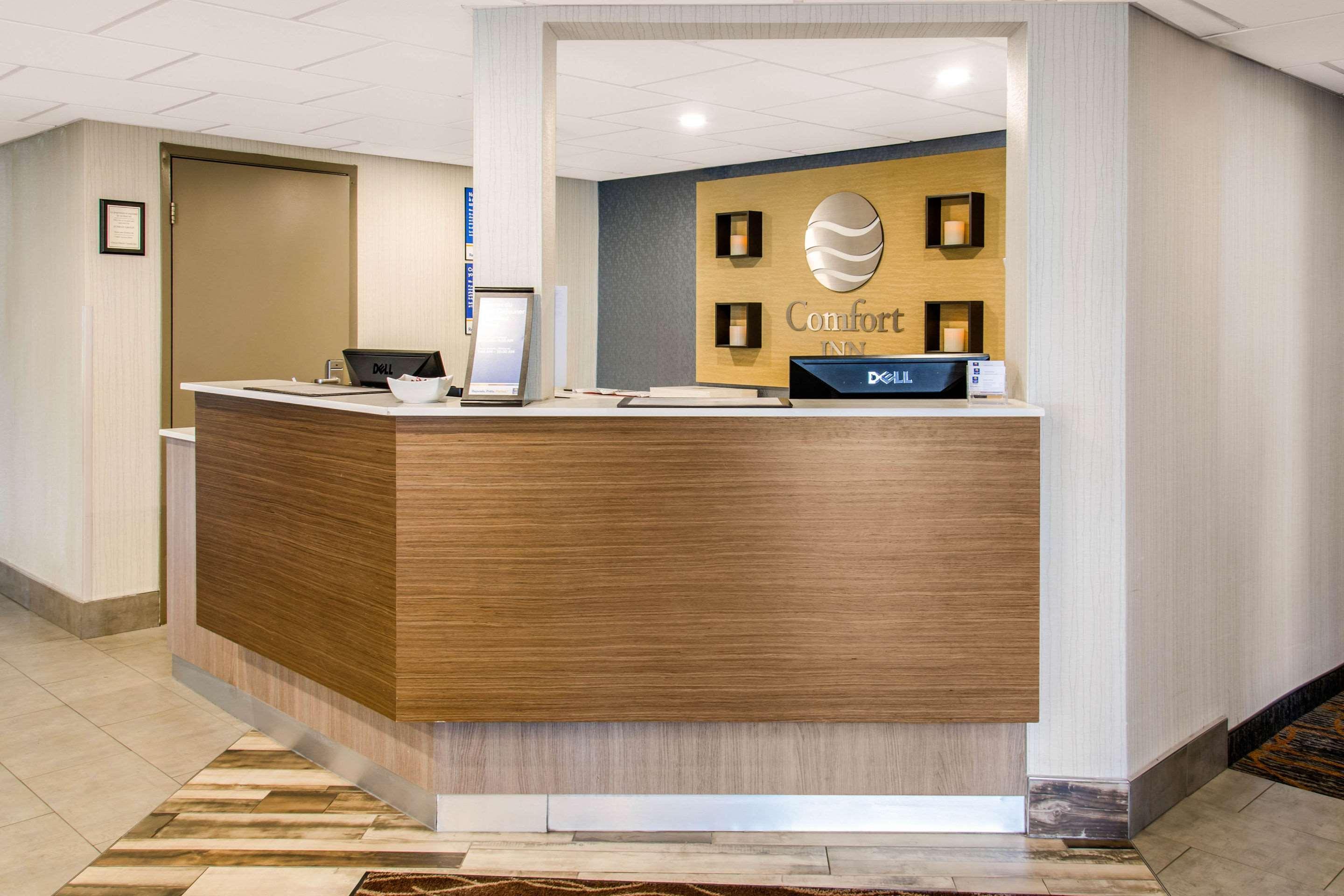 Comfort Inn Aeroport Dorval Exterior foto