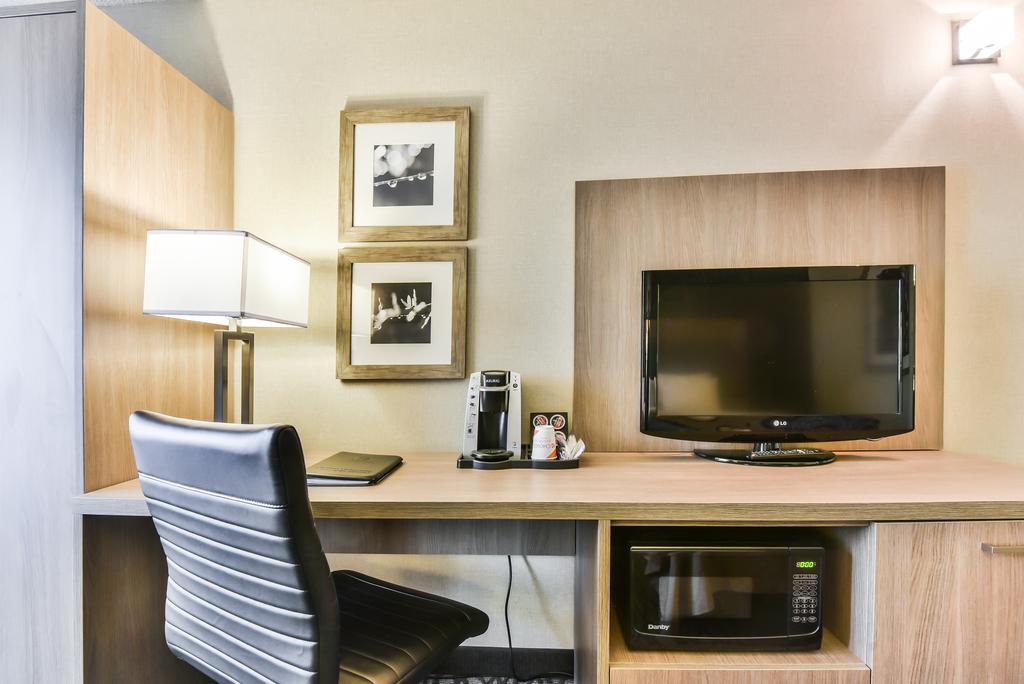 Comfort Inn Aeroport Dorval Exterior foto