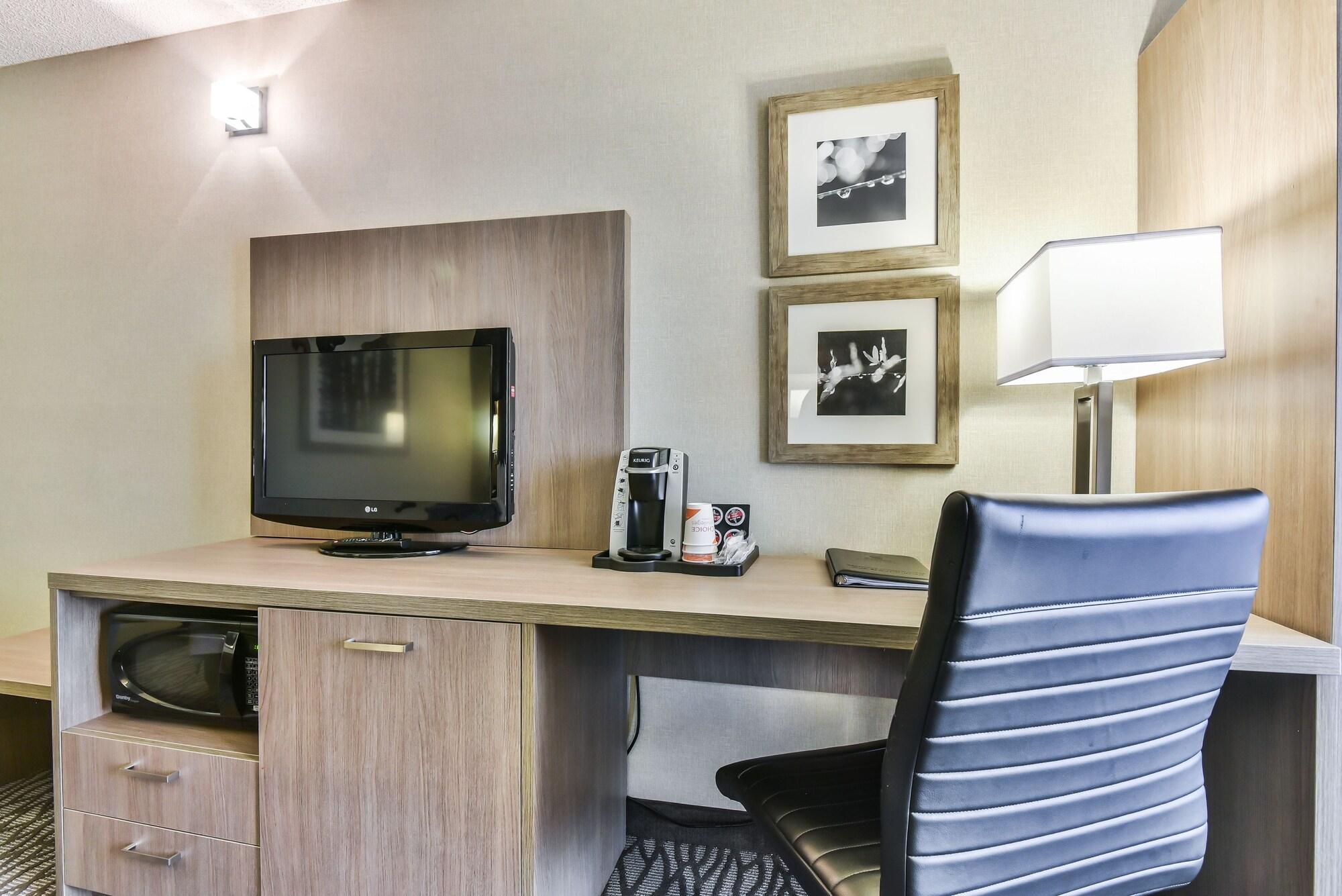 Comfort Inn Aeroport Dorval Exterior foto